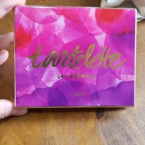 Tarte tartelette In Bloom eyeshadow palette